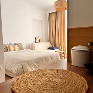 לינה וארוחת בוקר Adi Boutique House, סלוניקי