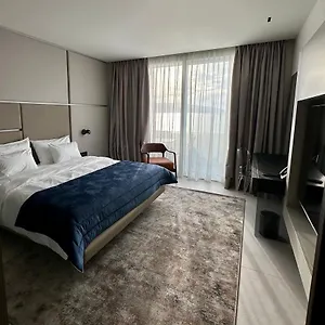 Abi's & 4*, Vlore Albania